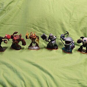 Skylanders Lot Of 6 Figures GIANTS -- READ